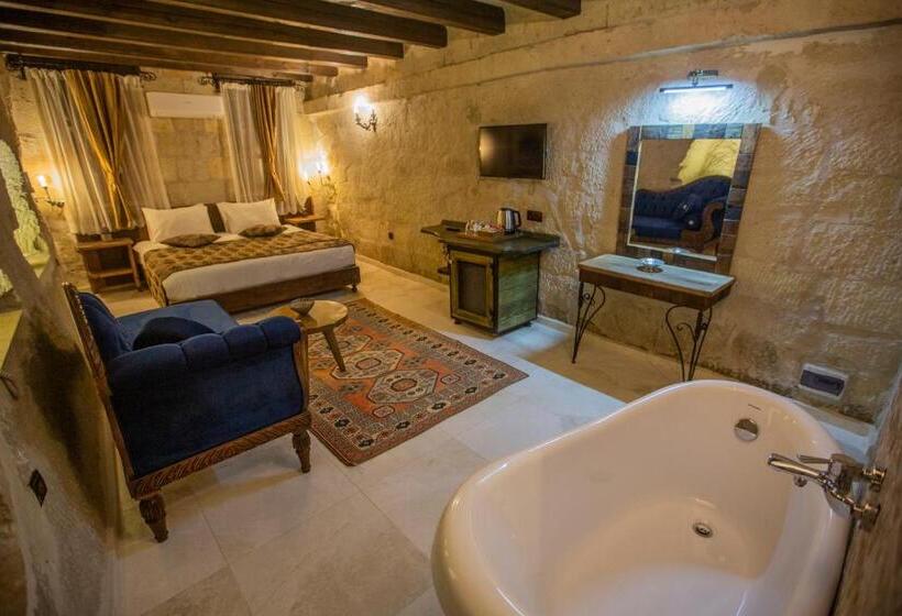 هتل Divan Cave House
