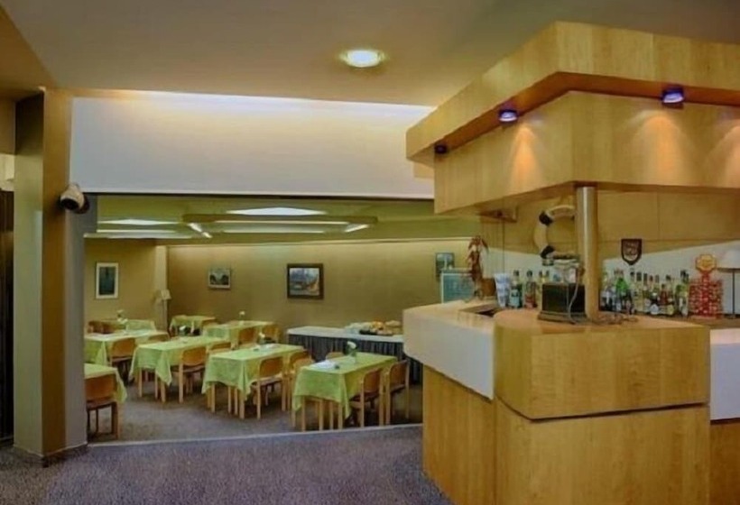 בית מלון כפרי Hôtel Dupleix   Hyper Centre   Parking Et Garage Gratuit