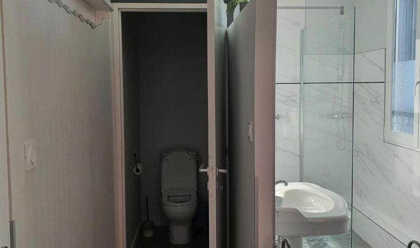 Отель Hôtel Restaurant Du Commerce