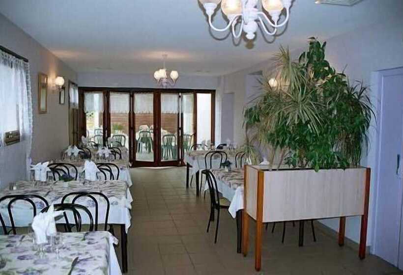 בית מלון כפרי Logis Hôtel Les 3b