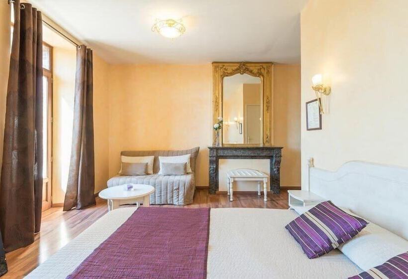 בית מלון כפרי Logis Hôtel Les 3b