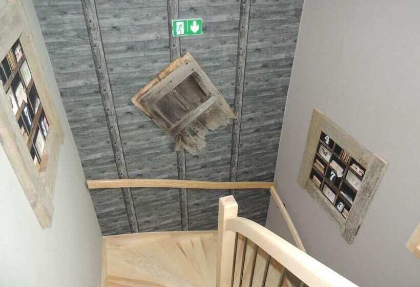 Отель Logis Hôtel Restaurant Les Coudercous