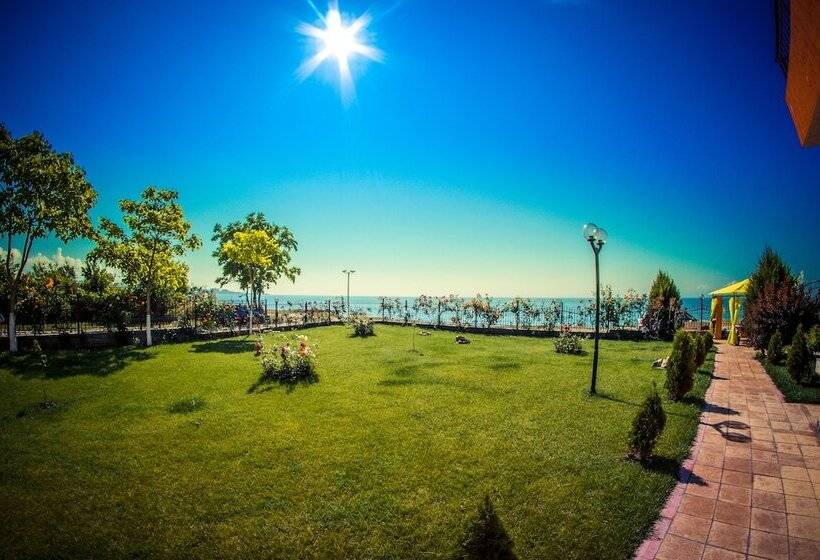 בית מלון כפרי Riviera Fort Beach