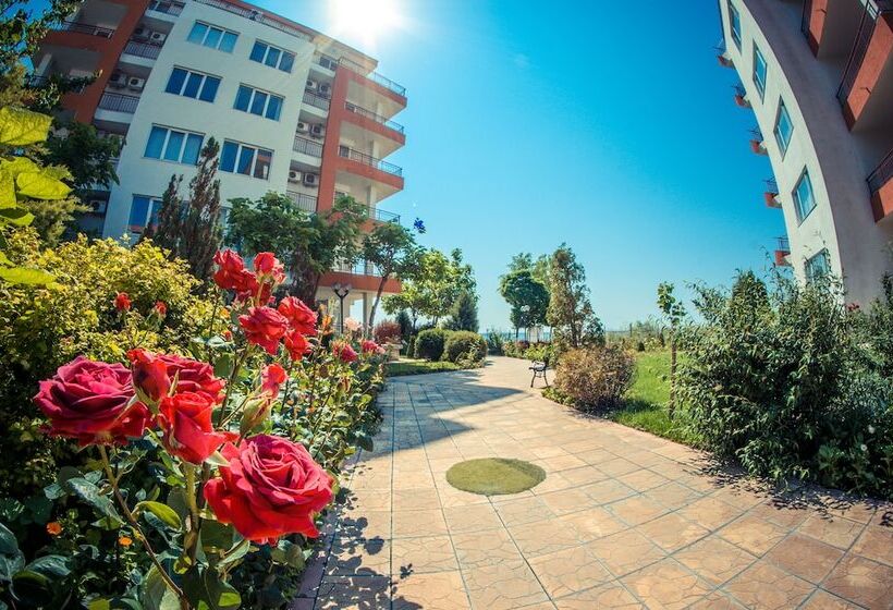 בית מלון כפרי Riviera Fort Beach