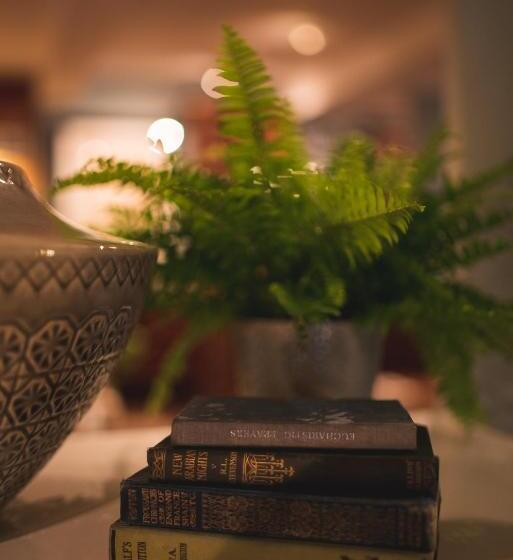 Hotel The Highdown – Brunning And Price