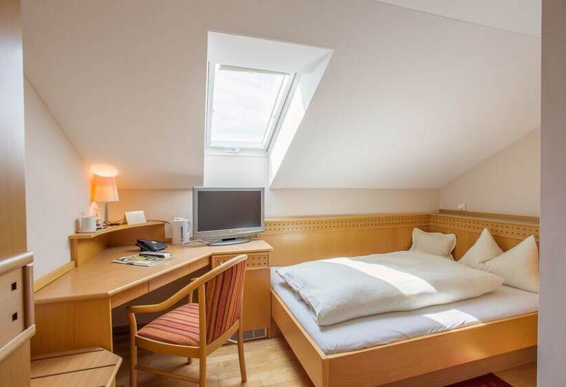 膳宿费 Landhotel Schöll