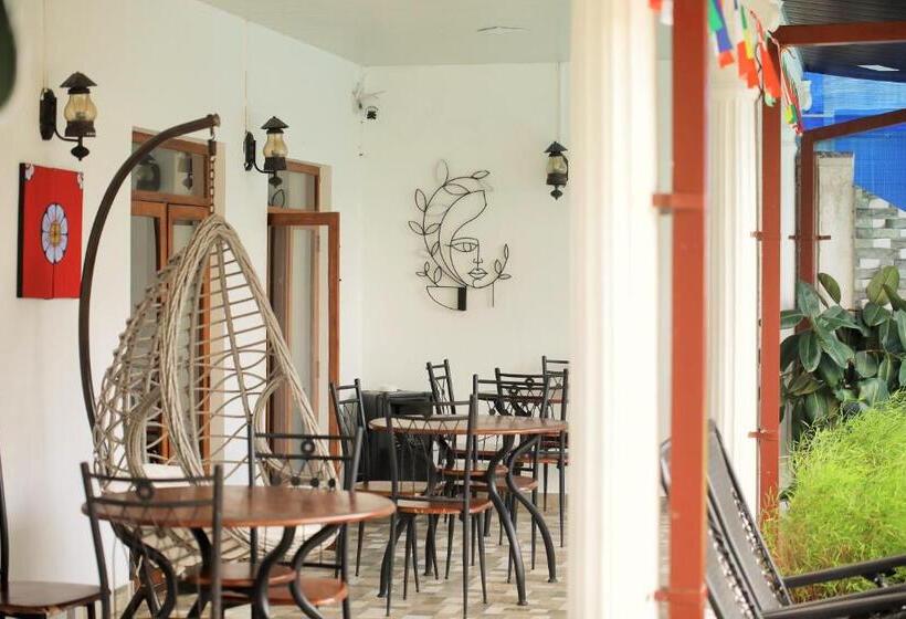 פנסיון Andorra Tourist Resort Anuradhapura