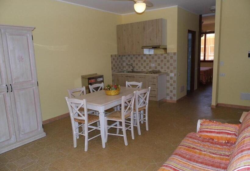 Residence Le Nereidi Con Piscina   Parcheggi