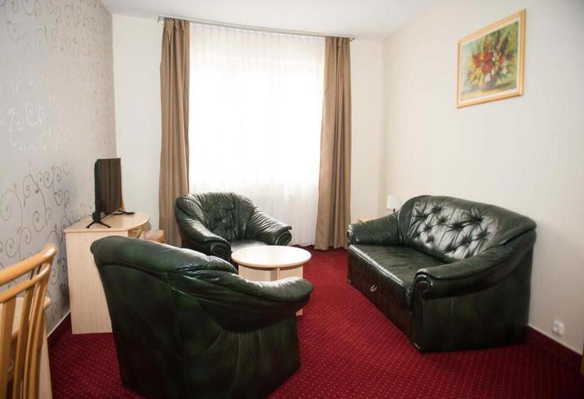 ホテル Hozam Wellness és Apartman