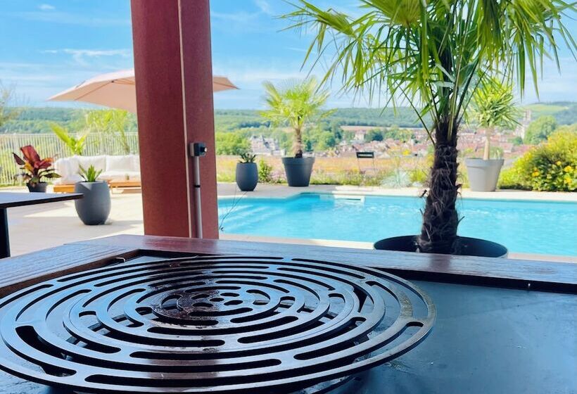 ホテル Les Demoiselles