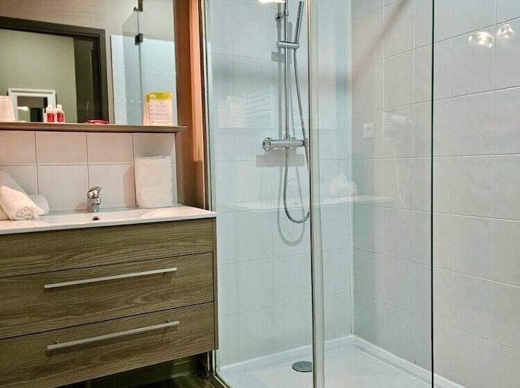 ホテル Les Demoiselles