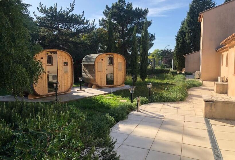 Отель Logis Hôtel & Spa Déjeunez Sous L Arbre