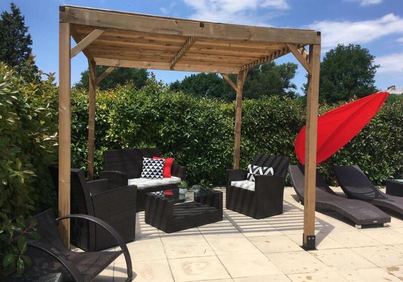 Отель Logis Hôtel & Spa Déjeunez Sous L Arbre