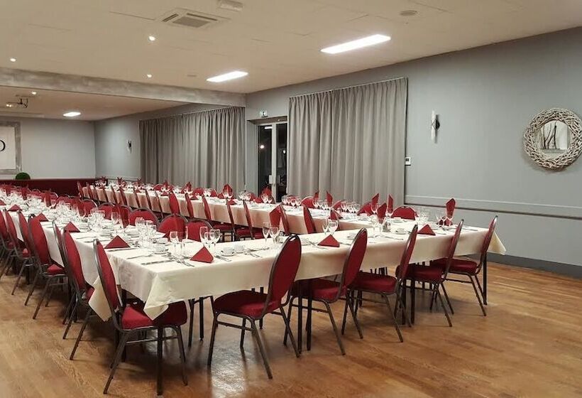 ホテル Logis Hôtel Saint Paul