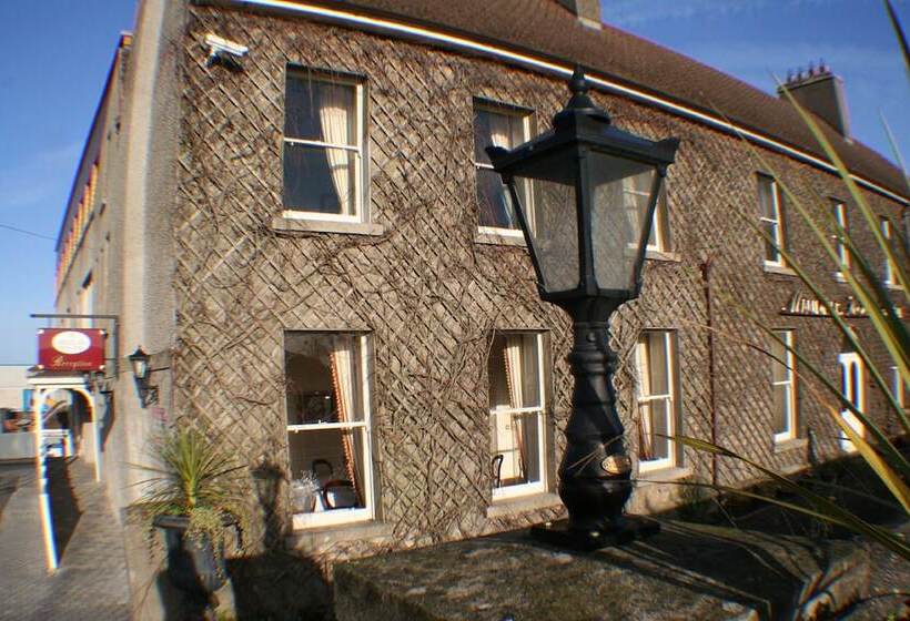 فندق Maudlins House