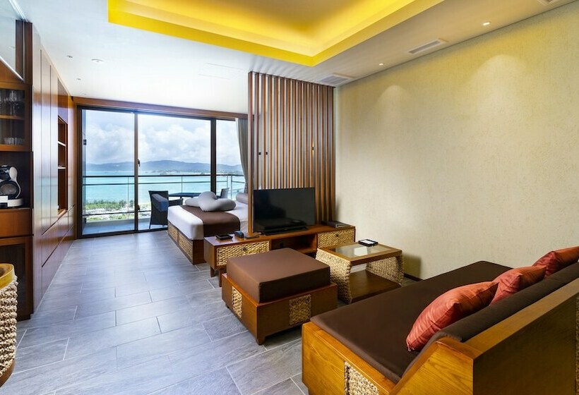 هتل Away Okinawa Kouri Island Resort
