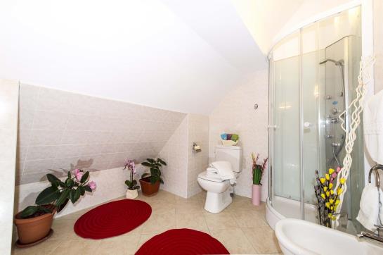 9 Suites Residence