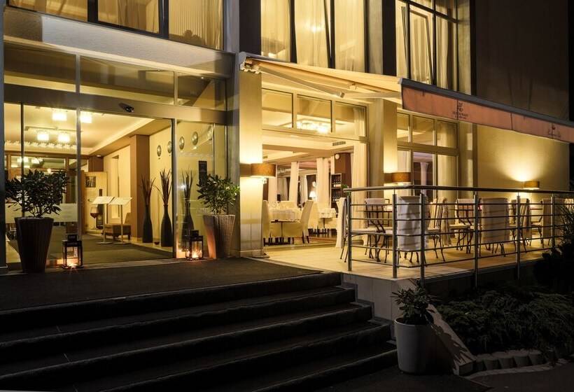 Golden Fish Hotel Apartments