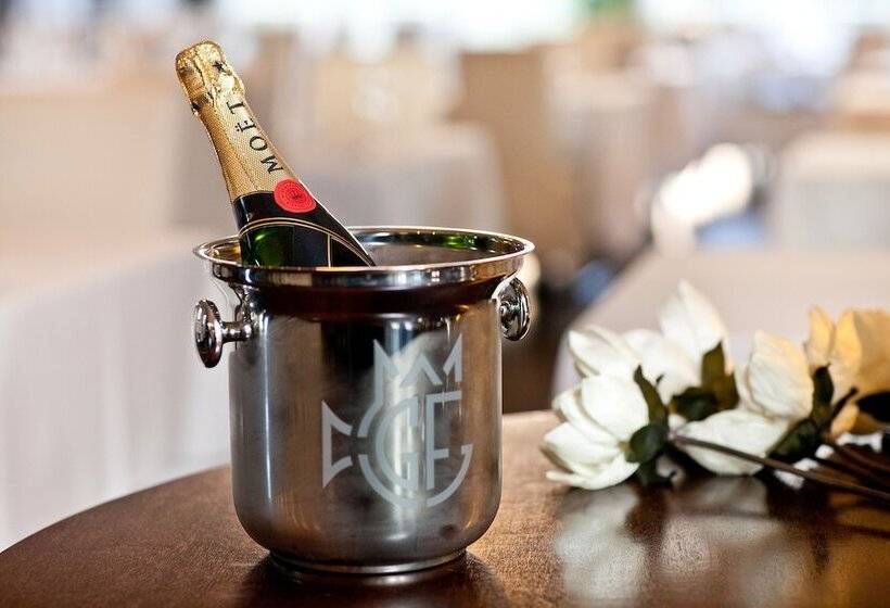 Golden Fish Hotel Apartments