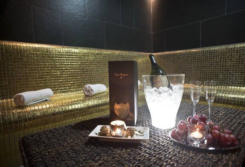 Golden Fish Hotel Apartments