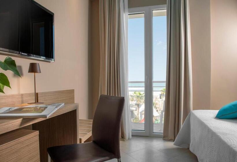 هتل Adlon   Fronte Mare