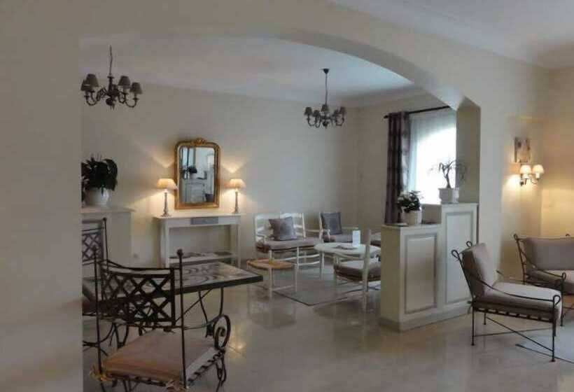ホテル Hôtel Les Echevins