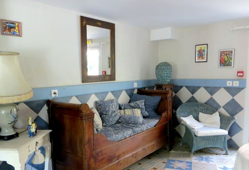 호텔 Logis Hôtel Le Clos Pité