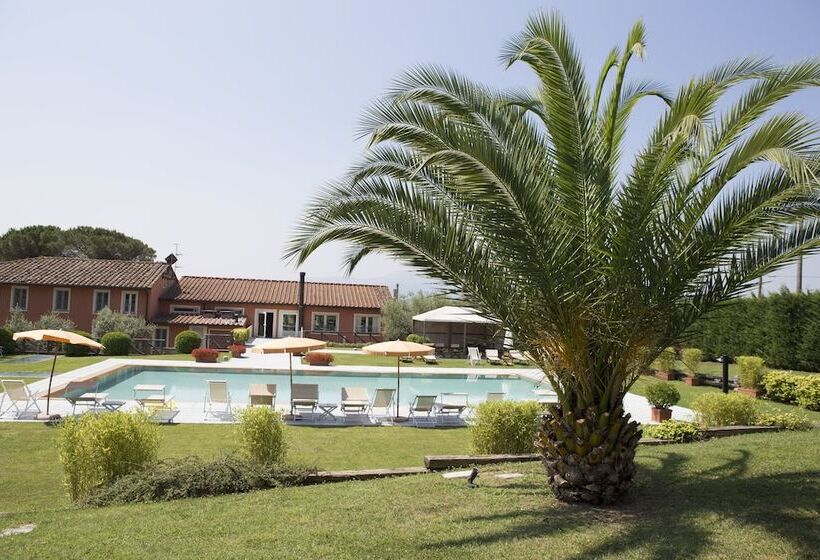 هتل Agriturismo Corte Benedetto