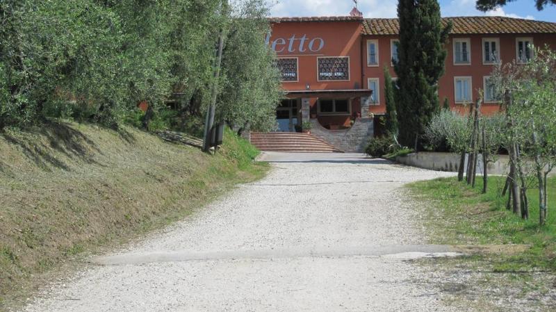 هتل Agriturismo Corte Benedetto