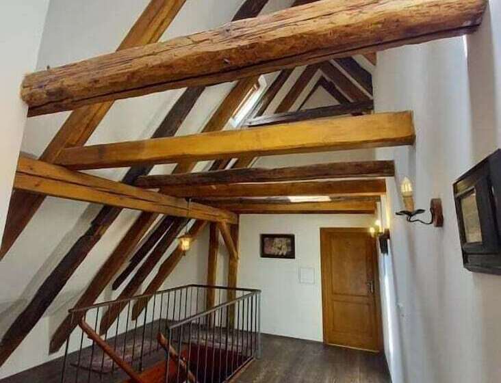 هتل Svambersky Dum