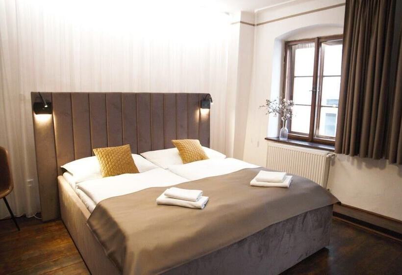 هتل Svambersky Dum