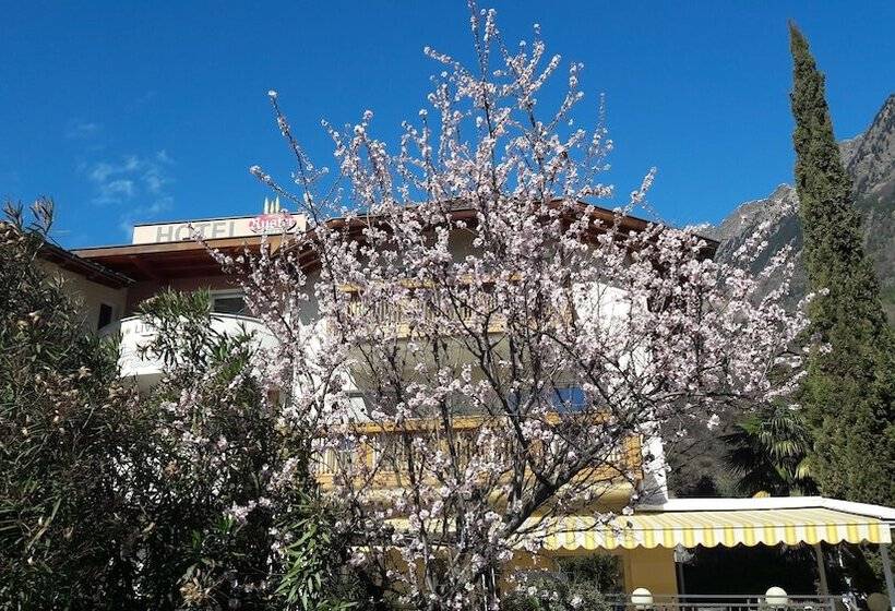 Ruster Resort