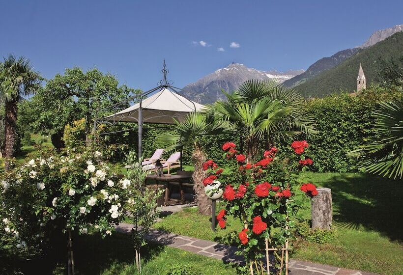 Ruster Resort