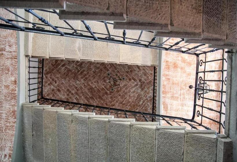 בית מלון כפרי Aganoor