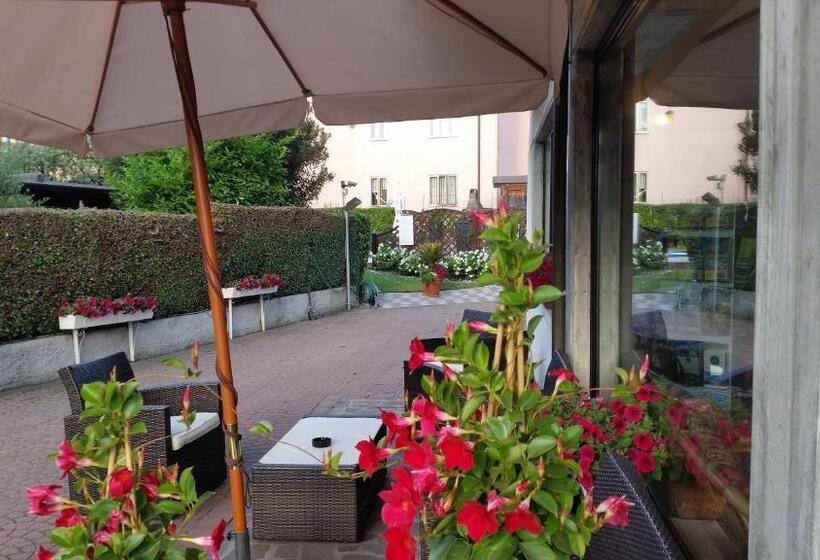 هتل Albergo Al Cacciatore
