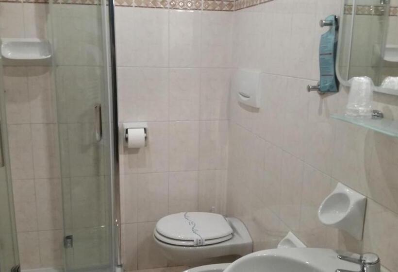 هتل Albergo Al Cacciatore