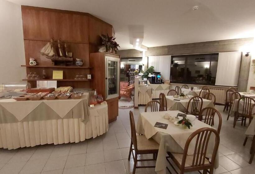 هتل Albergo Al Cacciatore