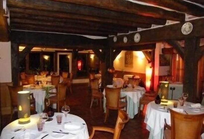 호텔 Auberge Du Cheval Blanc   Teritoria