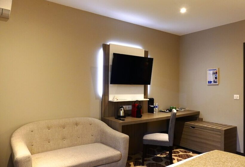 בית מלון כפרי Contact Hôtel Le Provençal Bordeaux Lac