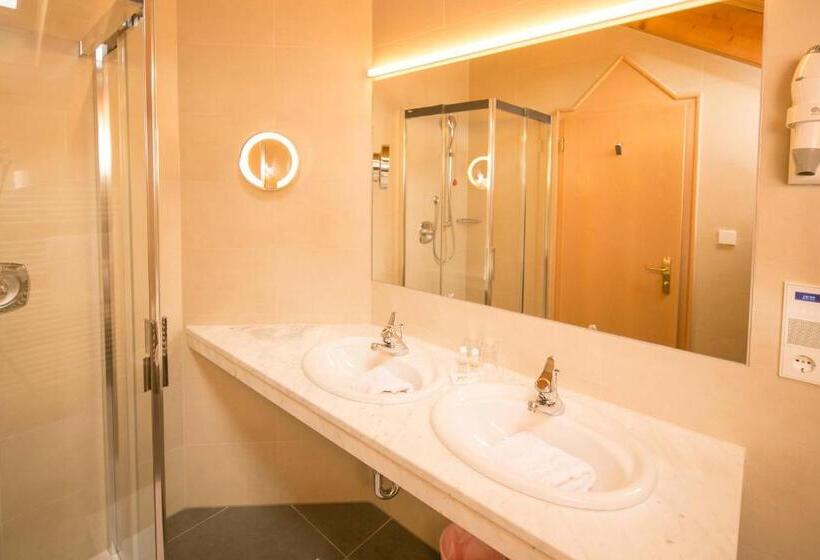 فندق Goldenes Roessl Adults Only