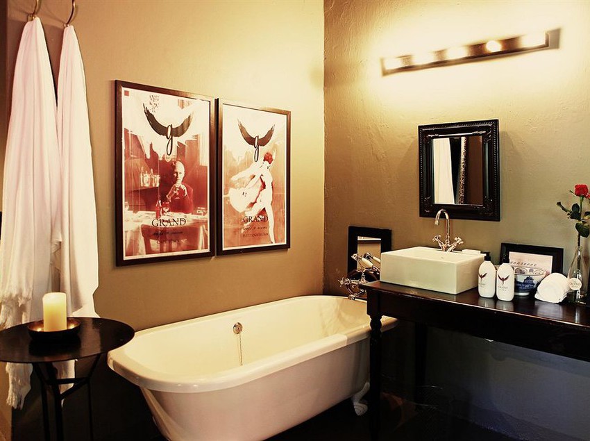 هتل Grand Africa Rooms And Rendezvous