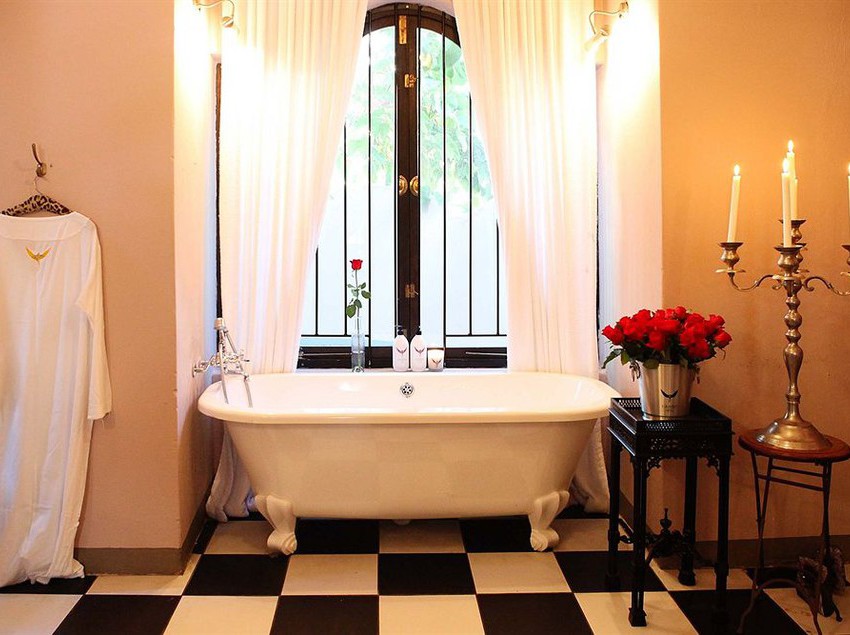 هتل Grand Africa Rooms And Rendezvous