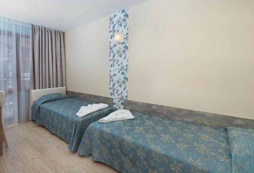 هتل Relax Holiday Complex & Spa