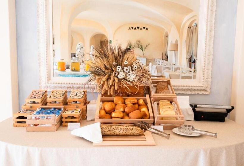 Moma Hotel Cannigione