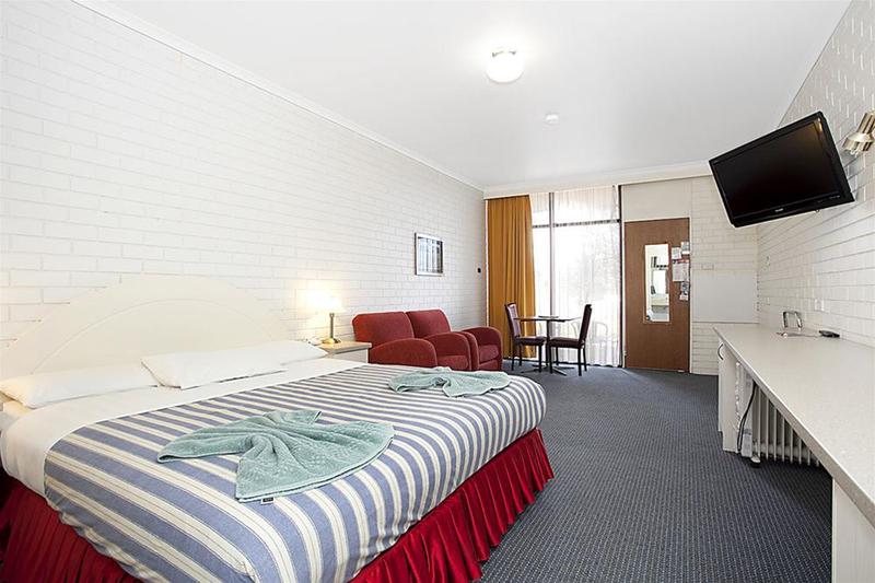 汽车旅馆  Statesman Motor Inn
