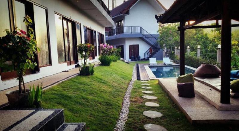 فندق Bombora Surf Camp