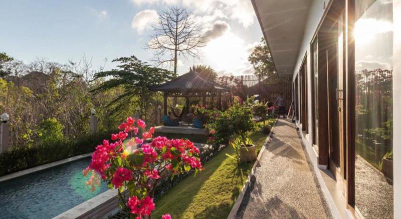 فندق Bombora Surf Camp