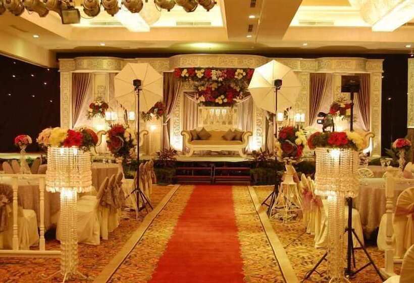 هتل Emerald Garden International