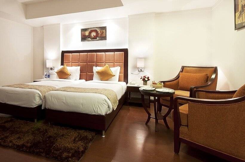 فندق The Golden Plaza