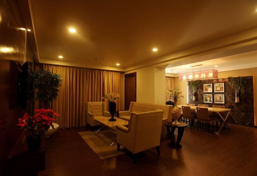 בית מלון כפרי Paradigm Sarovar Portico Kakinada